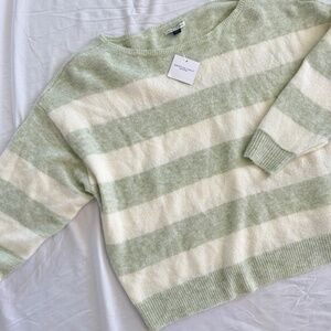 American Eagle NWT Knit Sweater — Green and Off White Stripe Top